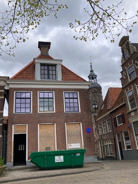 Het dak zit er weer op!